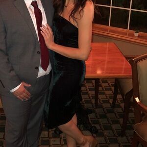 Lulu's Deep Green Velvet Strapless Midi Dress